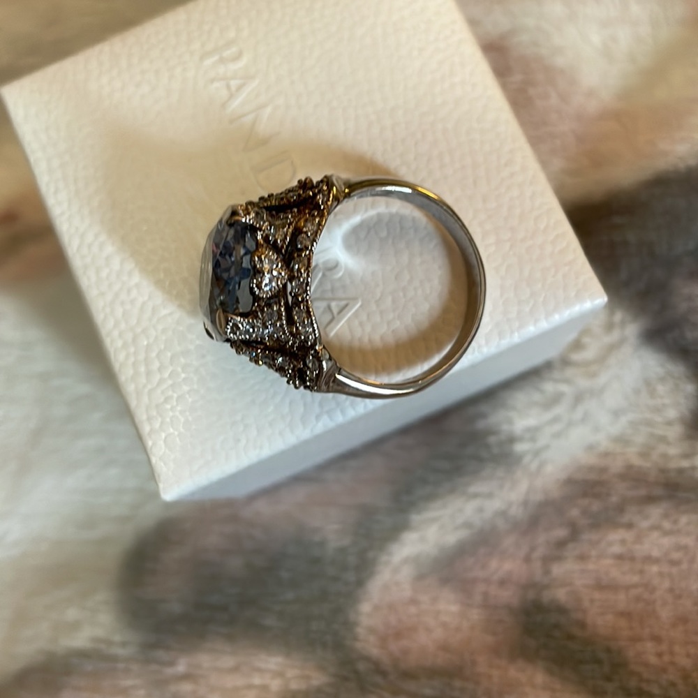 Beautiful large stone ring size 8. Light blue jewel - Picture 9 of 12